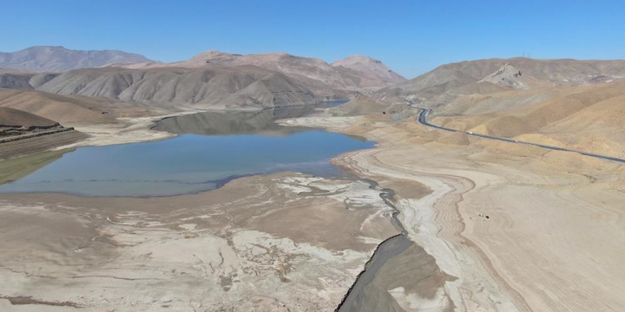 Zernek Barajı'ndaki su seviyesi son yılların en düşük seviyesinde