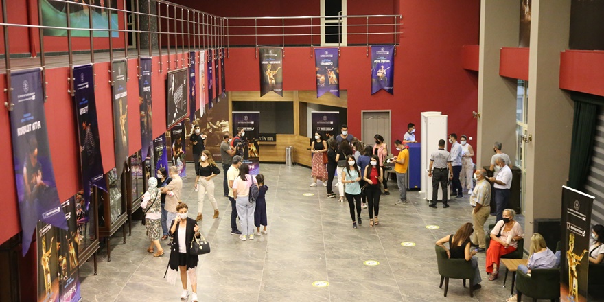 Diyarbakır'da Yerli Tiyatro Festivali başladı
