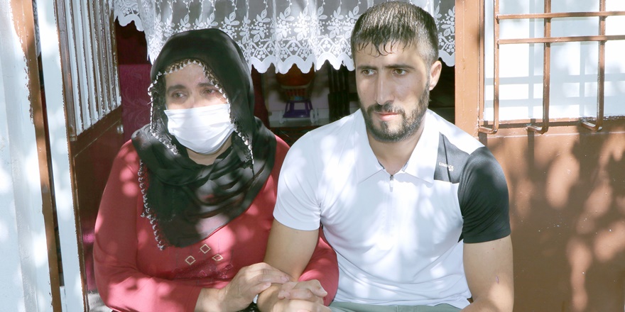 Diyarbakır'da 1 aydır hıçkırık nöbeti geçiren genç tedavi olmak istiyor