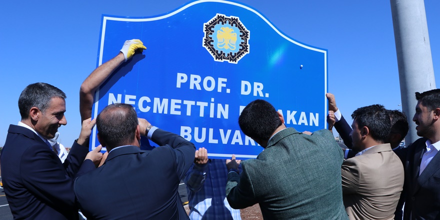 Diyarbakır'daki yeni bulvara Necmettin Erbakan'ın adı verildi