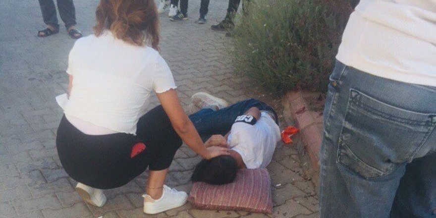 Diyarbakır’da bıçaklı kavga: 1’i ağır 2 öğrenci yaralı