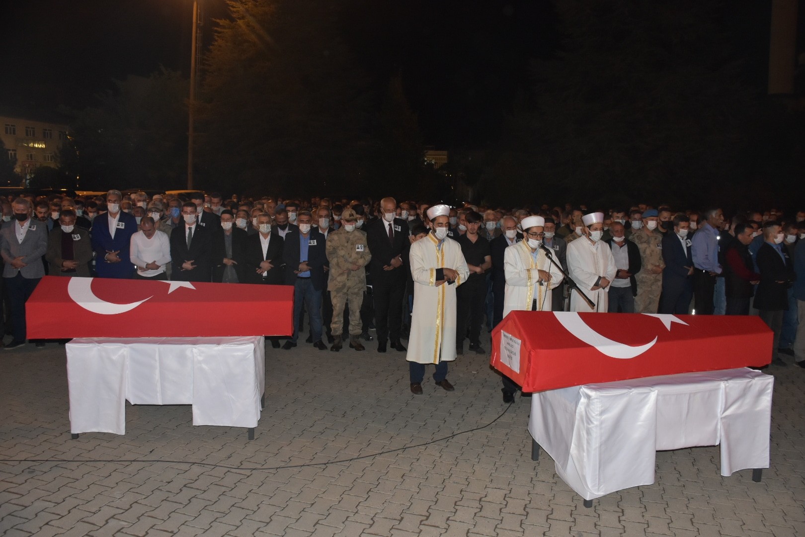 Bingöl’de şehit olan iki işçi son yolculuğuna uğurlandı