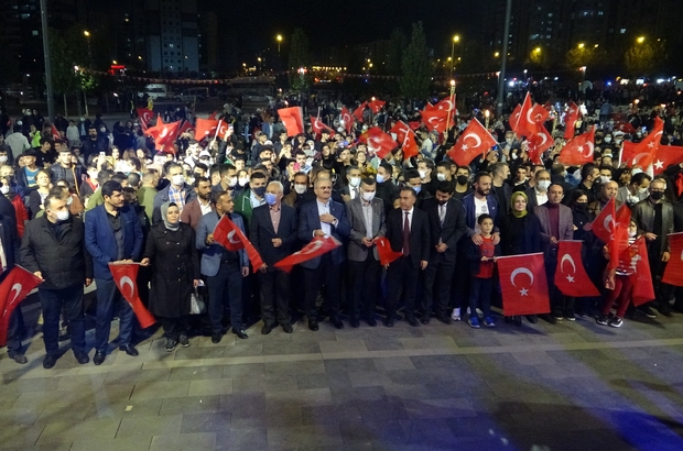 Diyarbakır'da halaylı Cumhuriyet Bayramı kutlaması