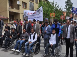 Bitlisli engellilerden farkıdanlık yürüyüşü