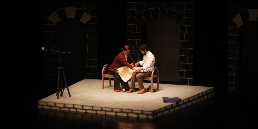 Büyükşehirin Kürtçe oyunu izleyici ile buluştu