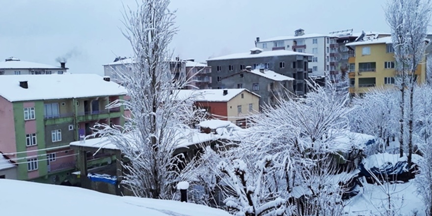 Diyarbakır’a sağanak yağış, ilçelere kar geliyor