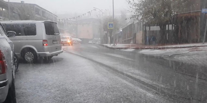 Diyarbakır'ın bir ilçesinde eğitime kar tatili