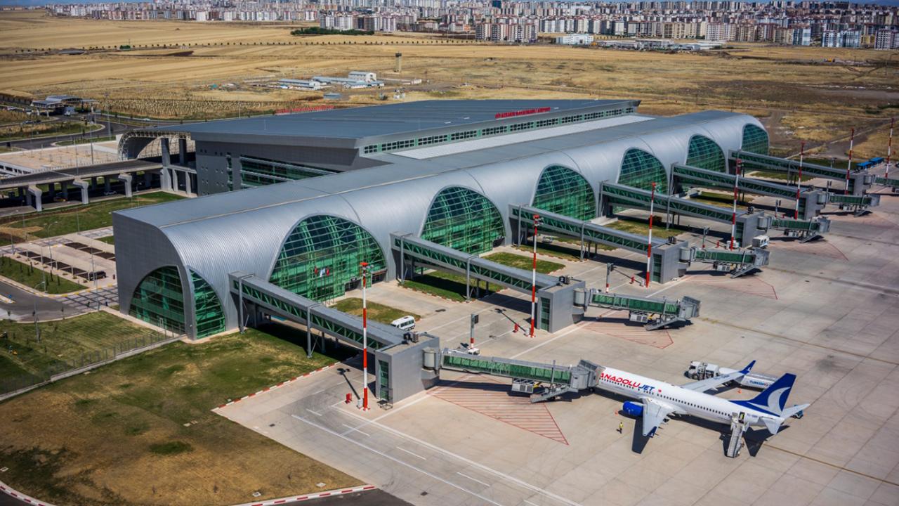 Diyarbakır Havalimanı yolcu sayısında düşüş