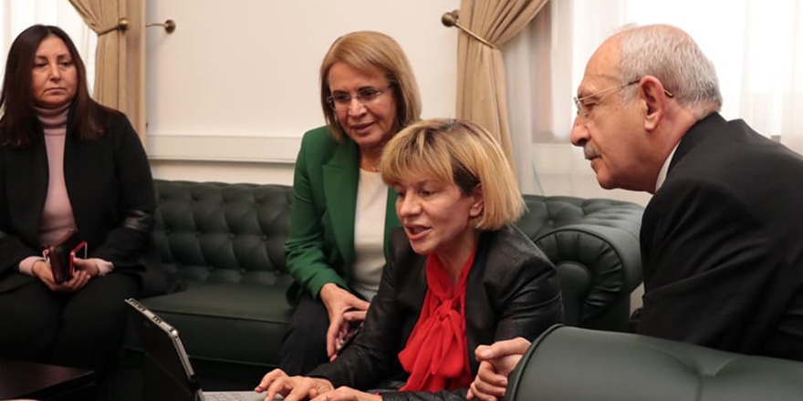 CHP eski kadın kolları başkanından Genel Başkana sunum