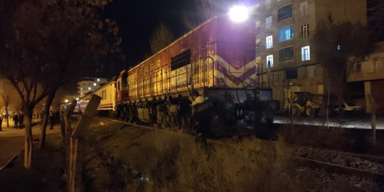 Diyarbakır’da trenin çarptığı kişi ağır yaralandı