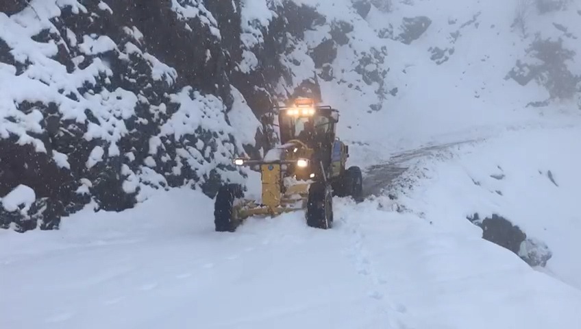 Diyarbakır’ın ilçelerinde kar seferberliği
