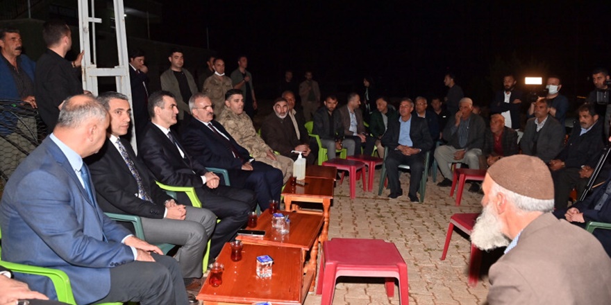 Vali Karaloğlu, iftarda vatandaşlarla bir araya geldi