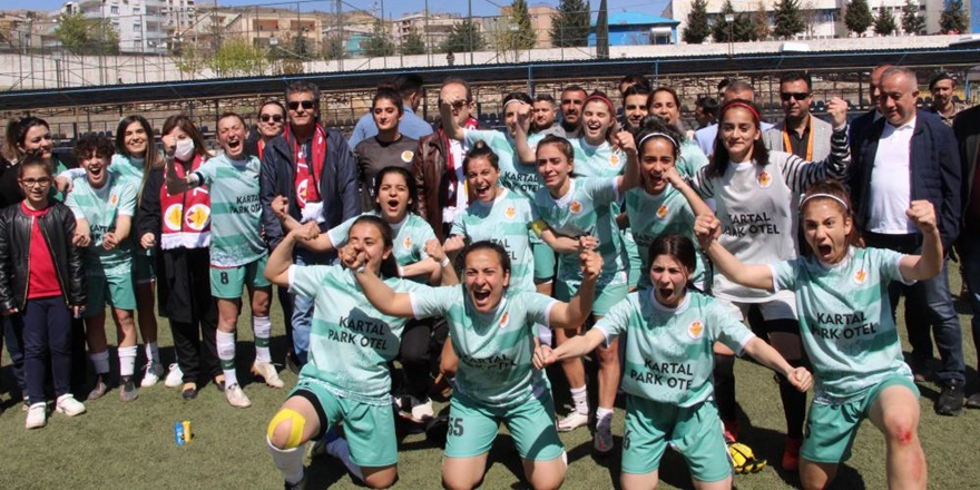 Şırnak’ta ilk kez bir kadın futbol takımı 1. Lig'e çıktı