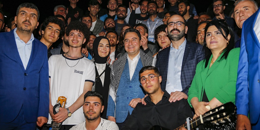 VİDEO - Babacan, Diyarbakır’da iftar açtı, esnafları dolaştı