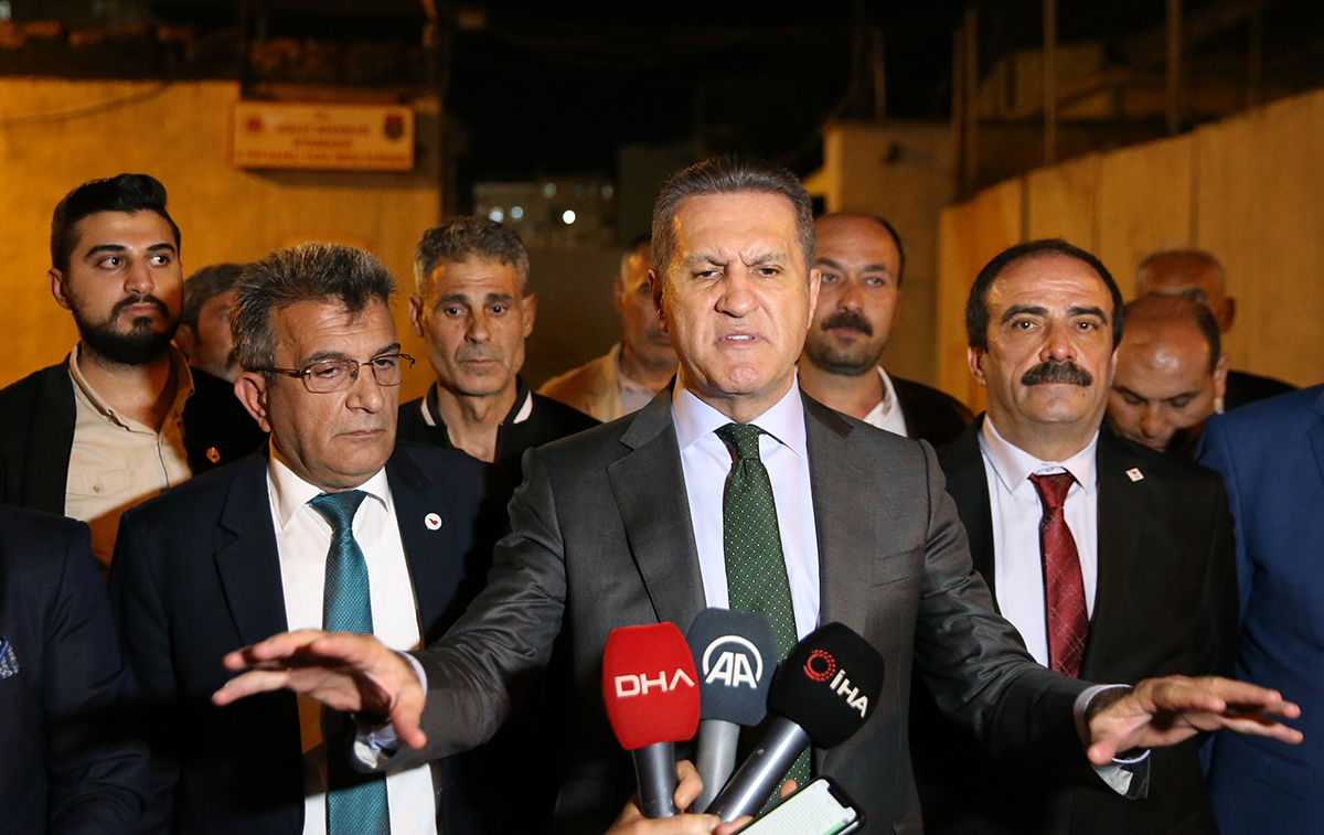 Sarıgül, Diyarbakır Cezaevi önünde af çağrısında bulundu