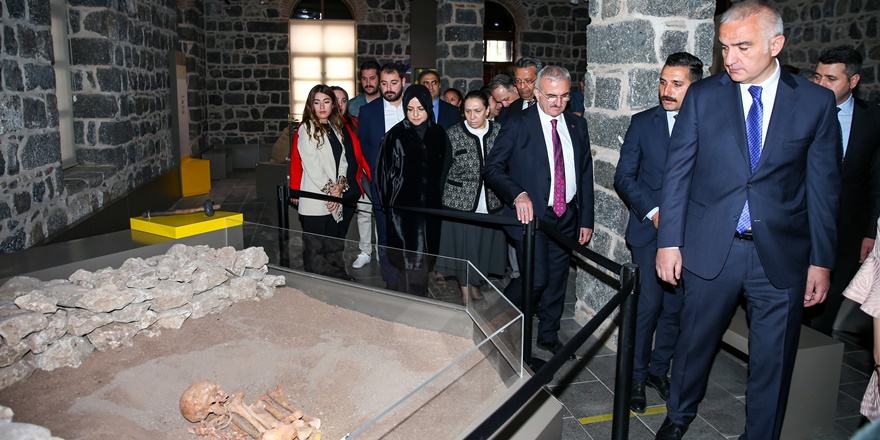 Zerzevan Kalesi’nden çıkarılan eserler ilk defa sergilendi