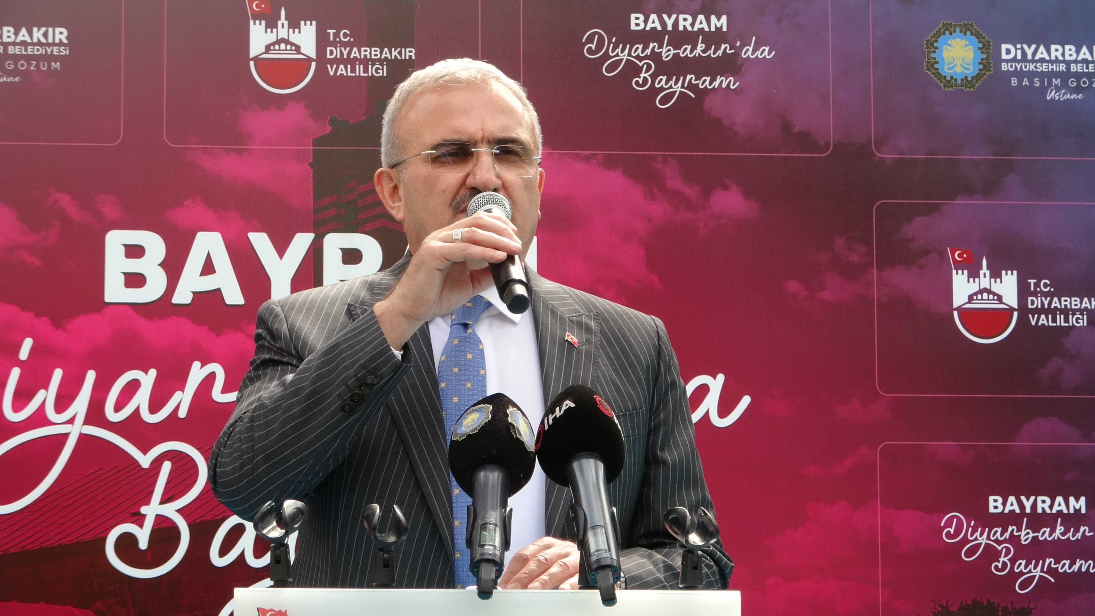 Diyarbakır Valisi: Sorun sadece terör değil