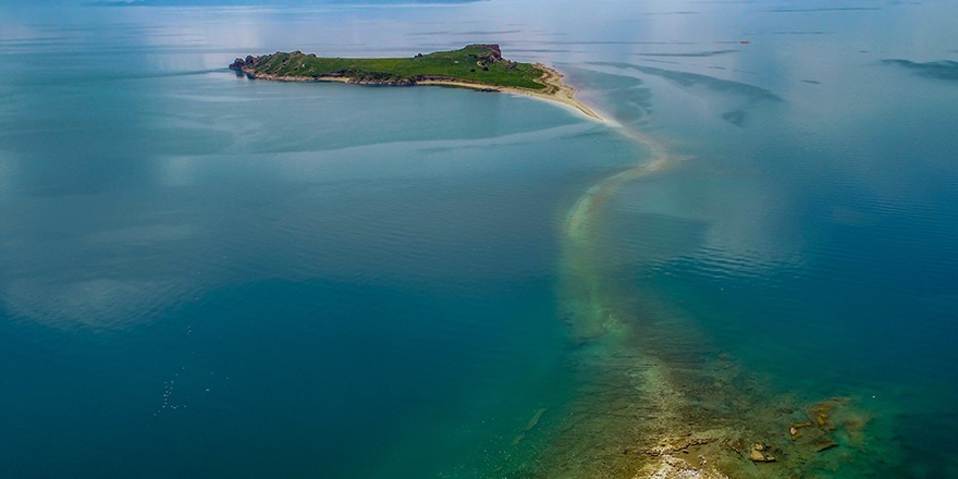 Van Gölü'ndeki çekilmeyle antik yolun büyük bölümü ortaya çıktı