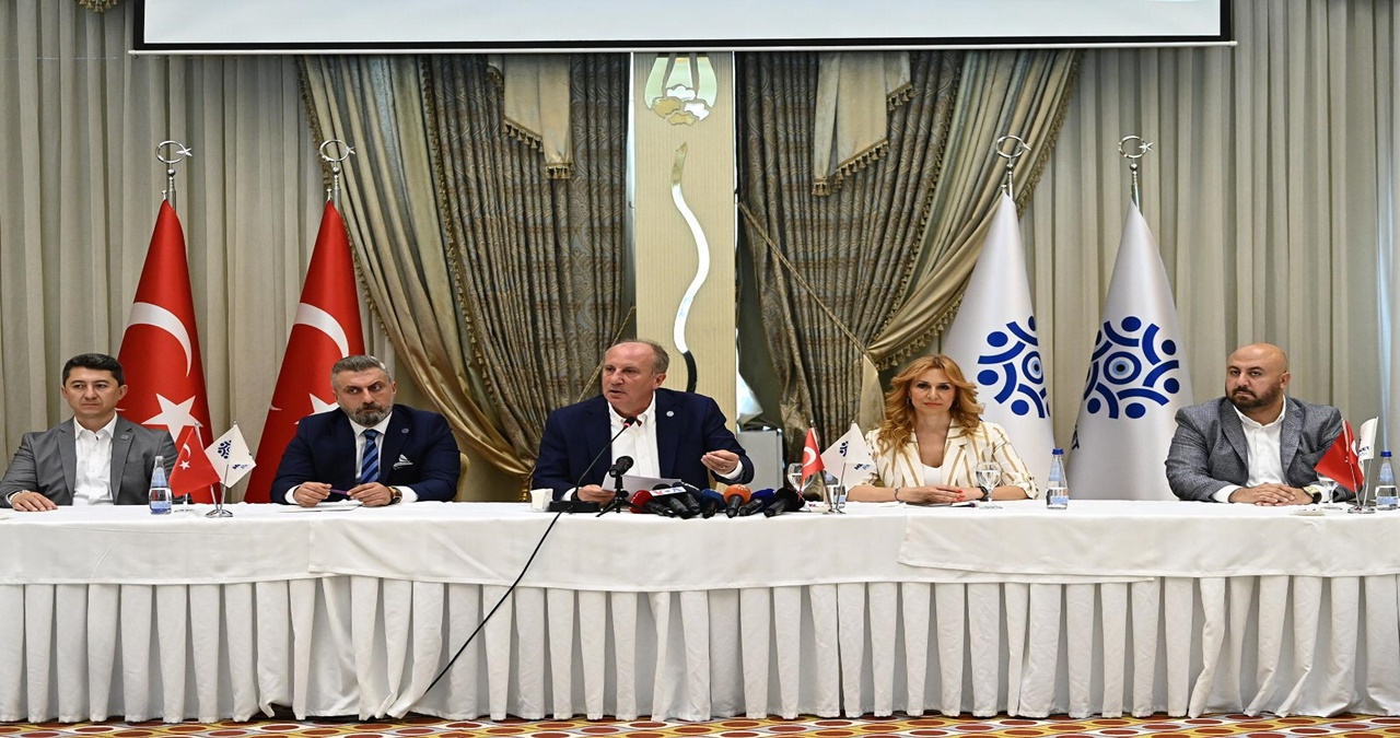 Muharrem İnce: "İktidardan ve muhalefetten kurtulmak lazım"