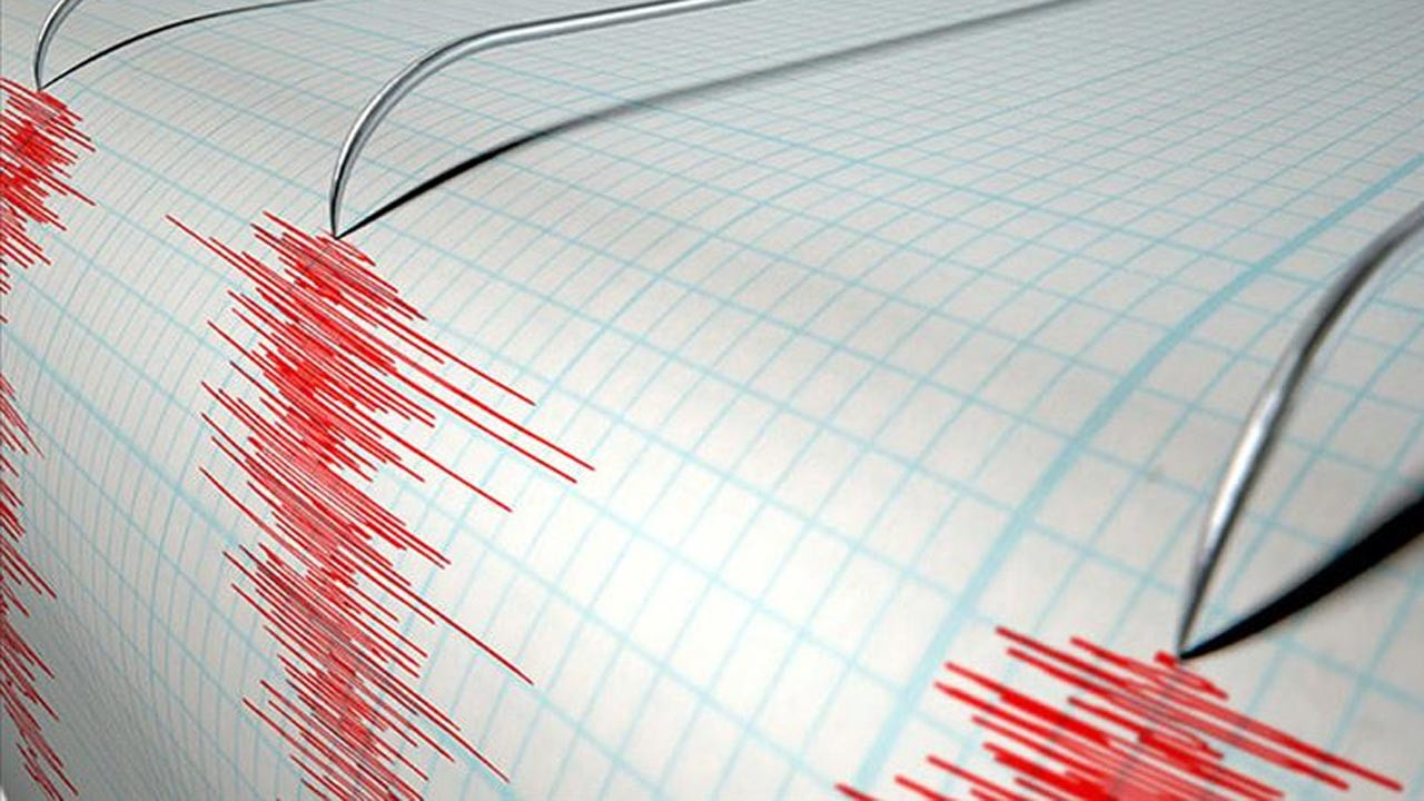 Van'da deprem: Mahallelerde tarama sürüyor