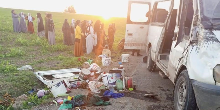 Tarım işçilerini taşıyan araç kaza yaptı: 2 ölü, 17 yaralı