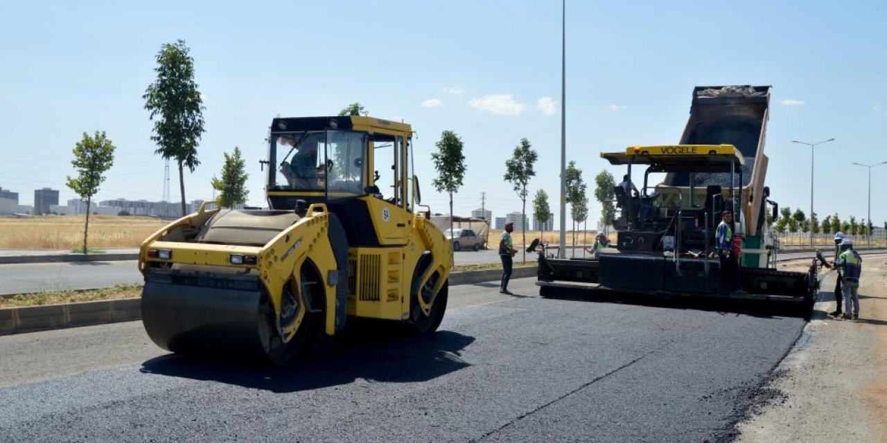 Diyarbakır’da yol yenileme çalışmaları sürüyor