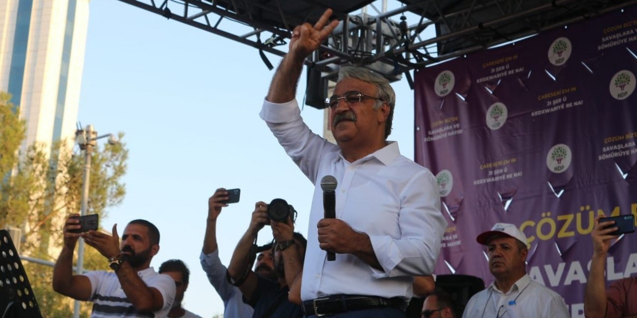 HDP’nin Diyarbakır mitinginde konuşan Sancar: “Barış sözü veriyoruz”