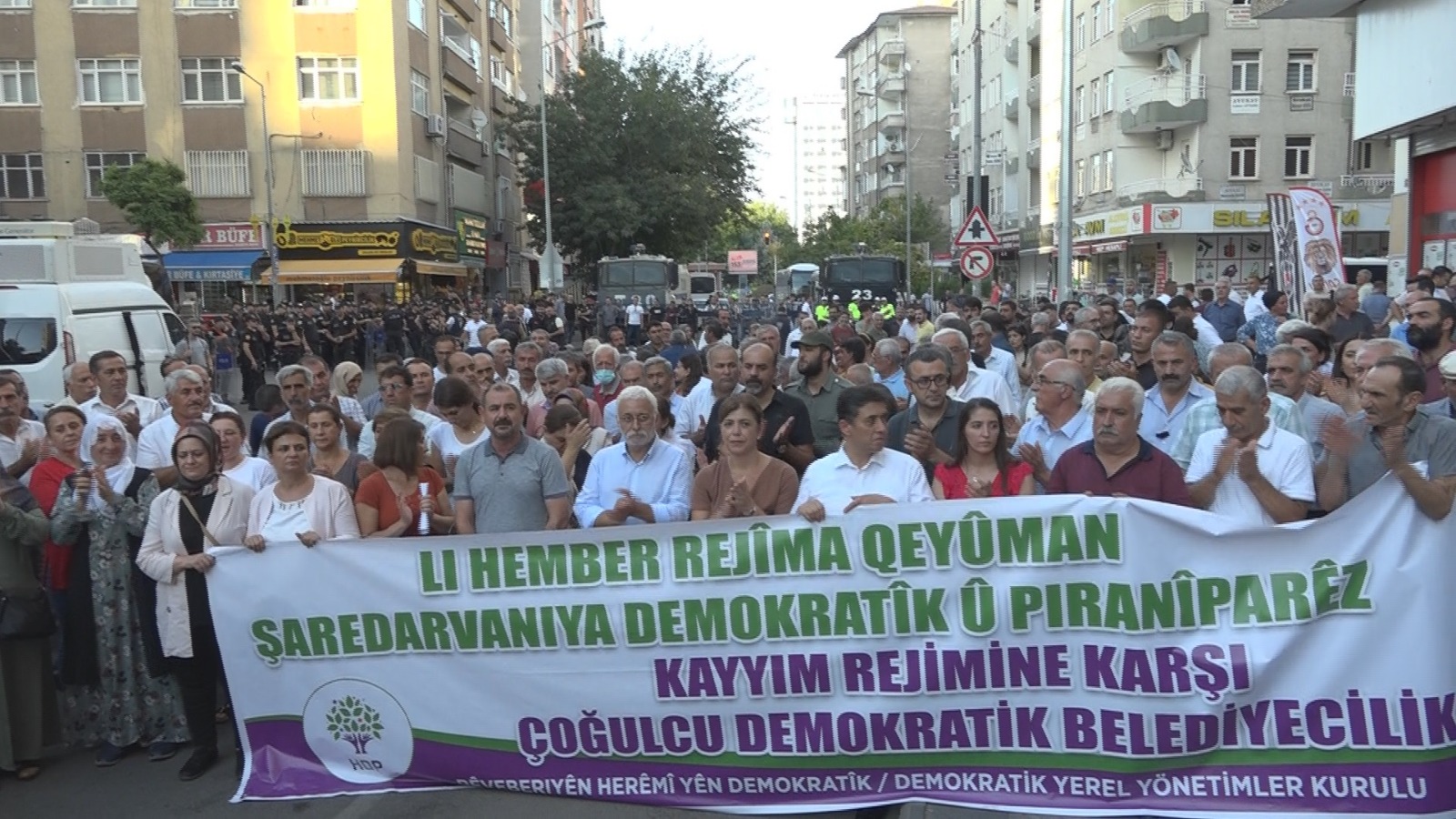 VİDEO- Diyarbakır’da kayyum atanmasının 3. Yıl dönümü protesto edildi
