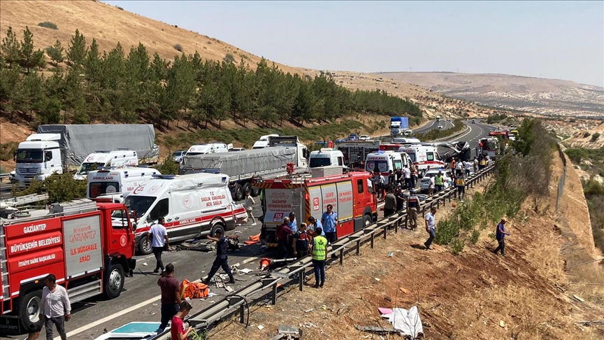 Diyarbakır firması kaza yaptı: 16 kişi öldü, 21 kişi yaralandı