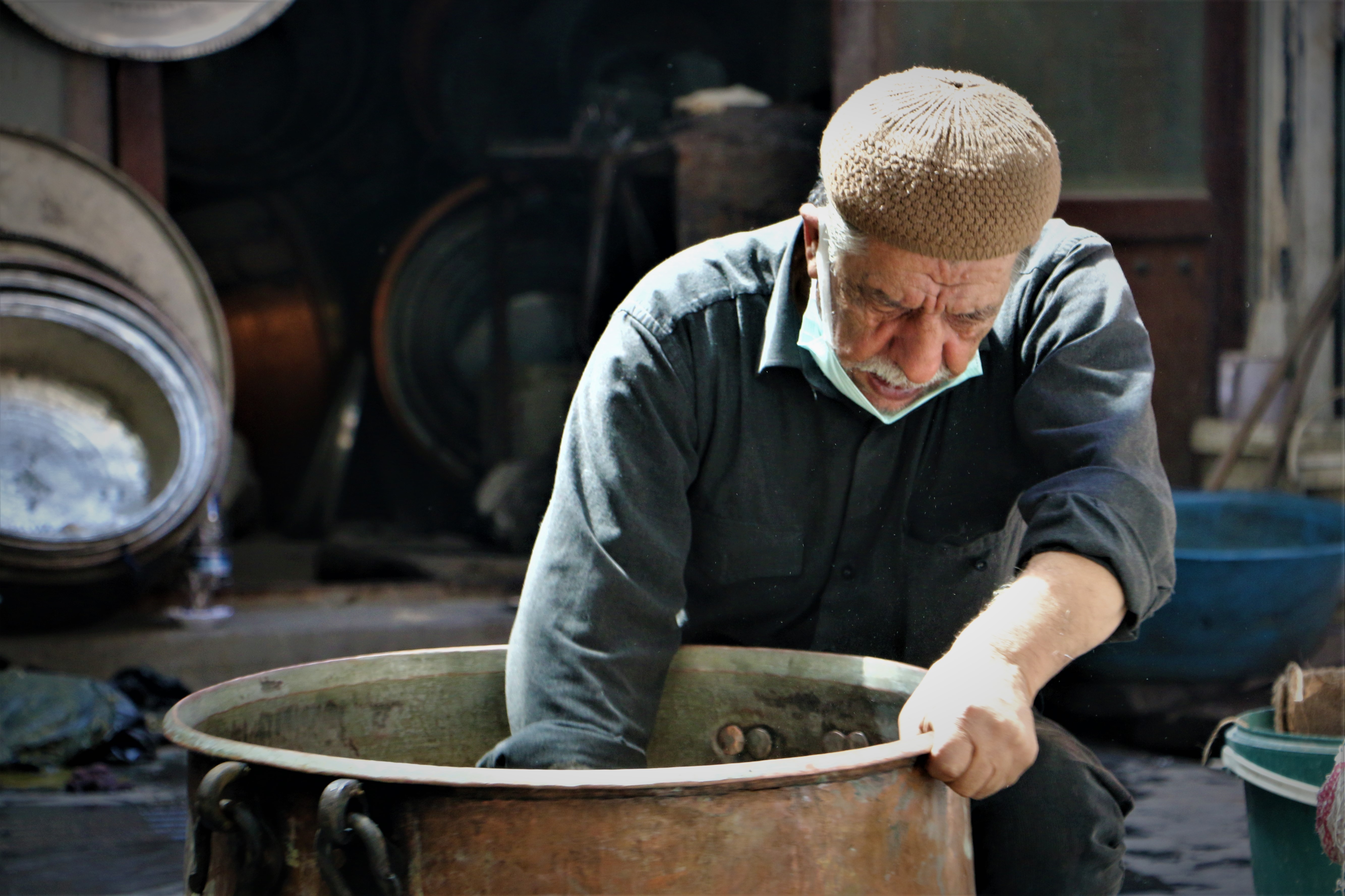 VİDEO- Diyarbakır’ın son kalaycıları modern çağa direniyor