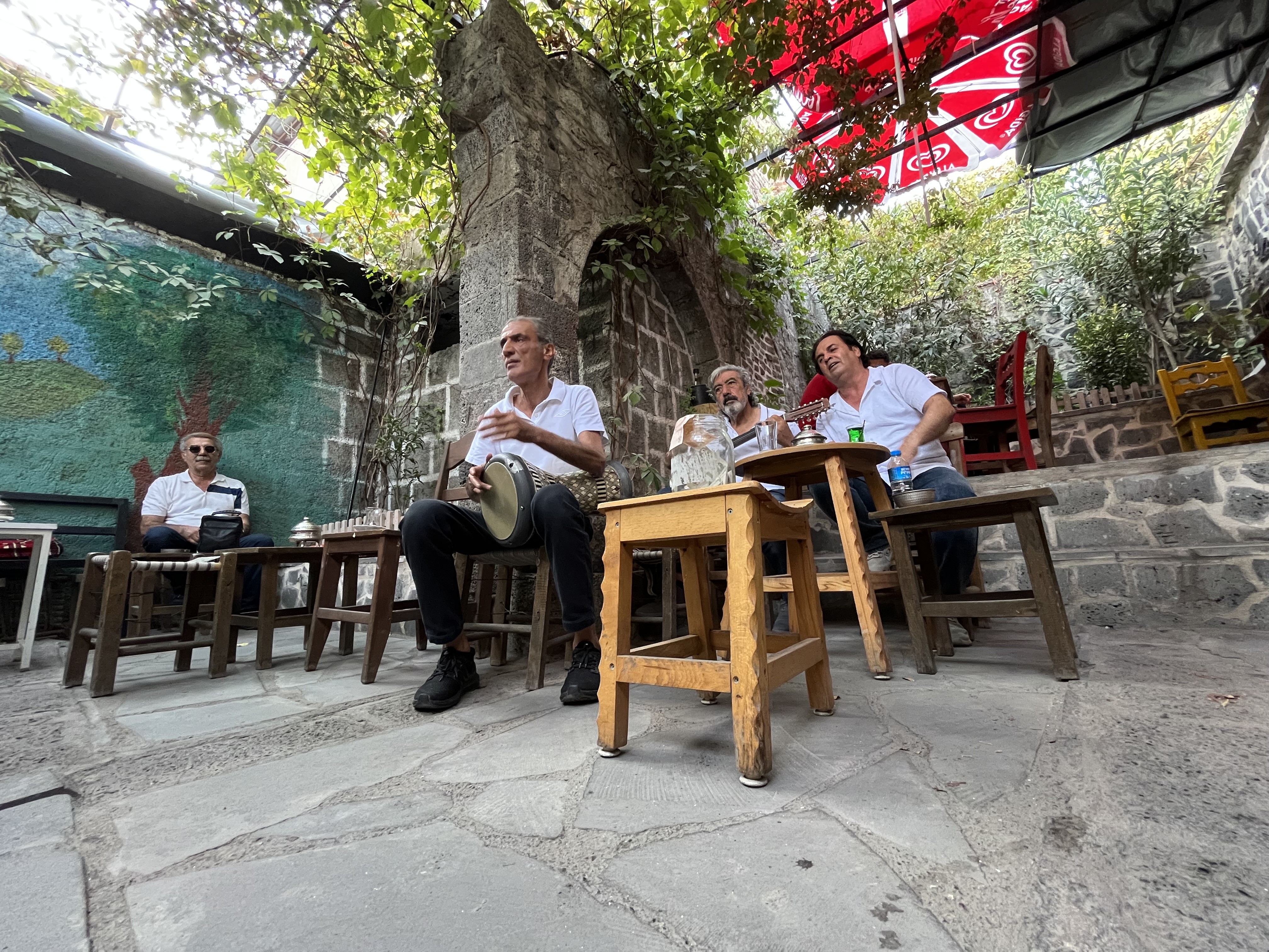 VİDEO- Diyarbakır’da türkü geleneği yaşatılıyor