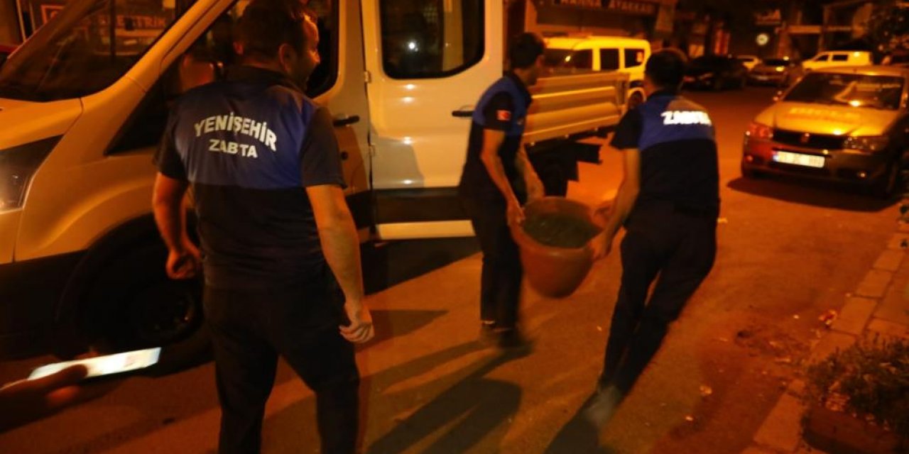 Diyarbakır'da kaldırım işgaline gece operasyonu