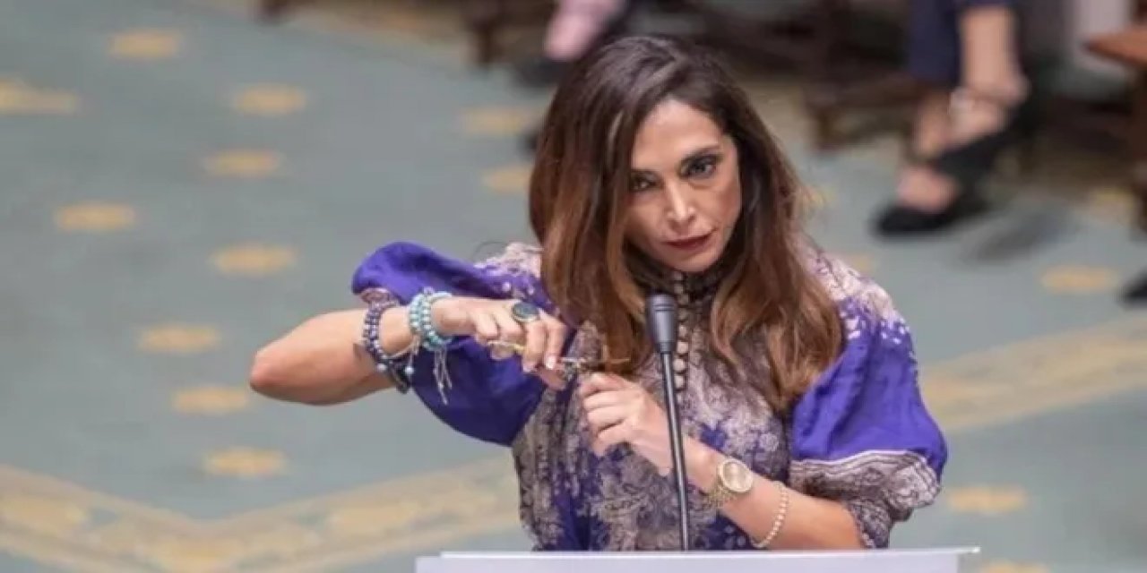 Bakan Lahbib, Mahsa Amini eylemine destek için saçlarını kesti