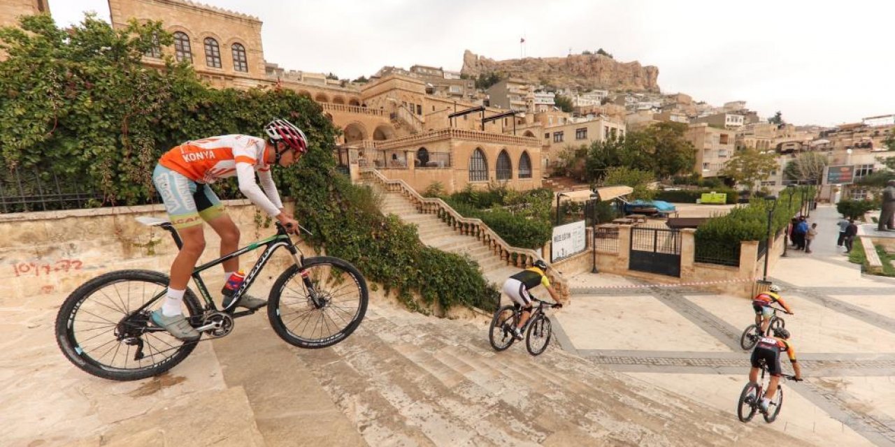 Mardin'in dar sokaklarında dağ bisikleti heyecanı