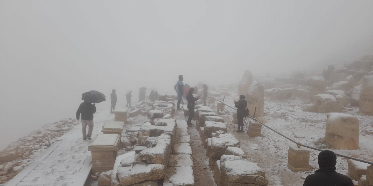 Nemrut’a ilk kar düştü