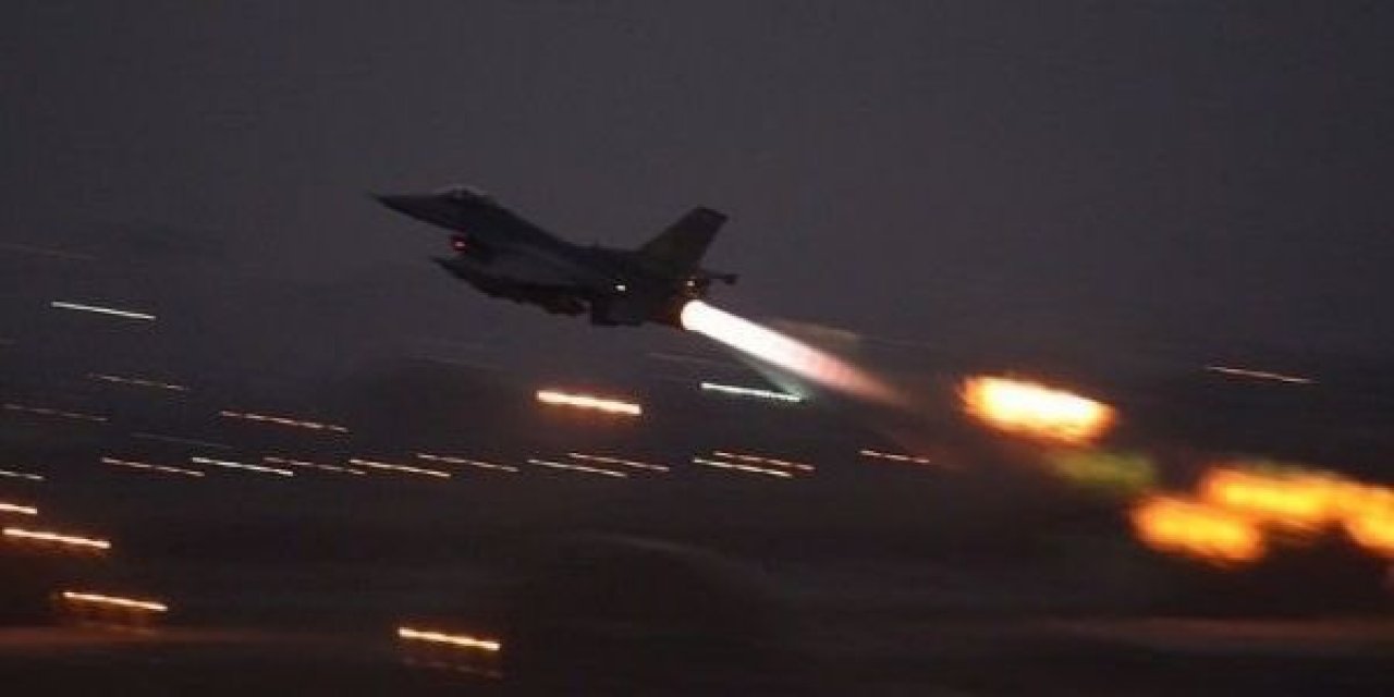 Türkiye'ye ait savaş uçakları Kobani'yi bombaladı