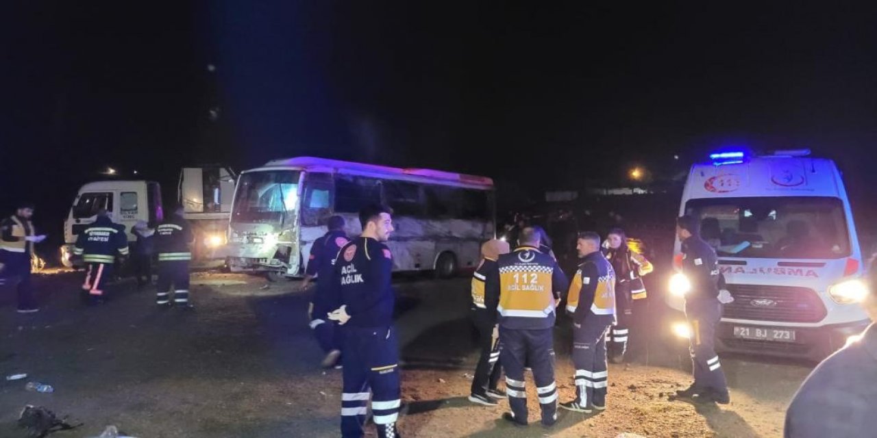 Diyarbakır’da polis aracı kazası, 17 yaralı