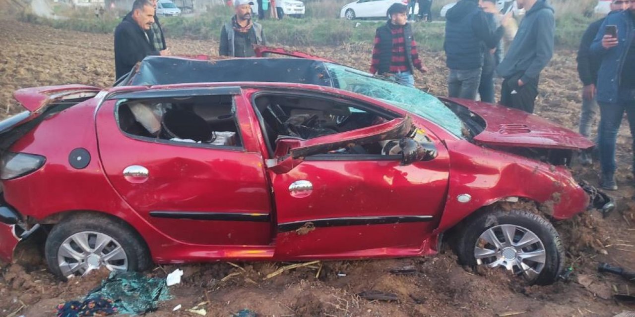Otomobil tarlaya uçtu, 4 kişi yaralandı