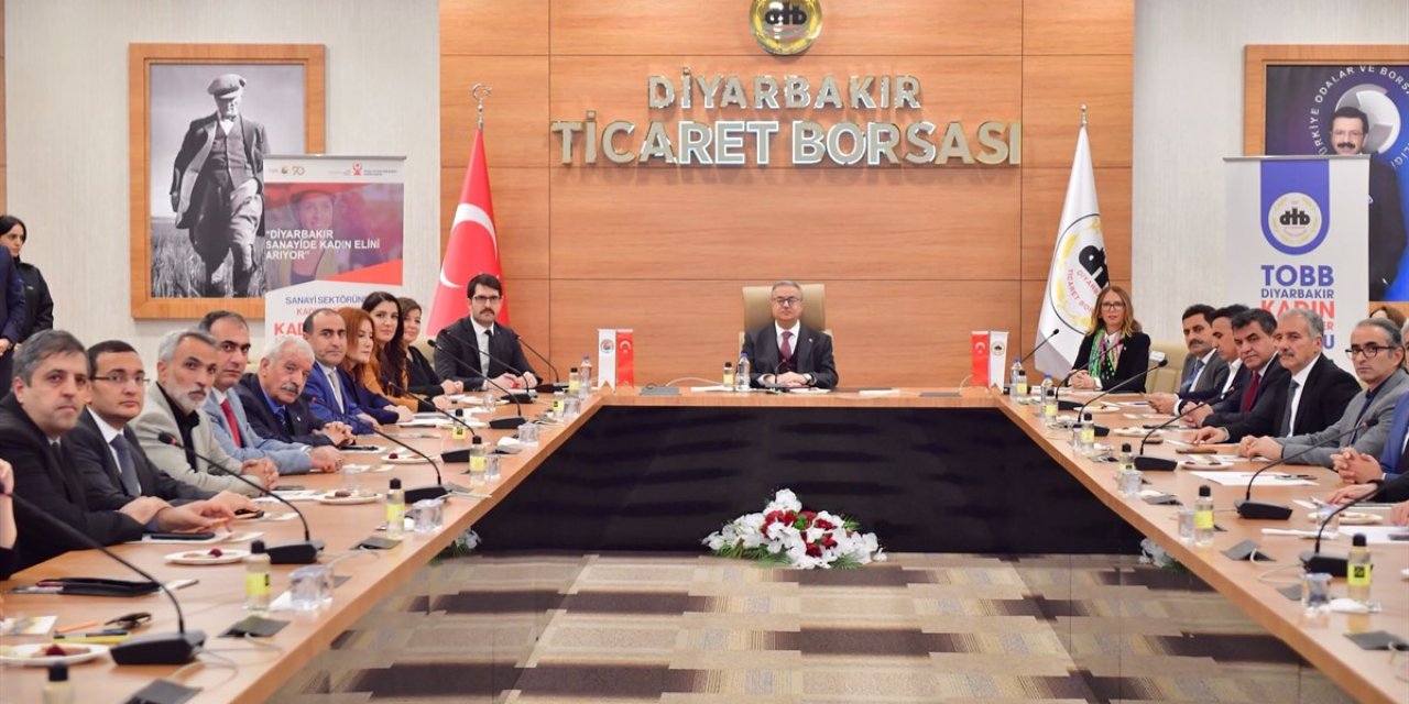 Diyarbakır'da erkek ağırlıklı "Sanayide Kadın Eli Projesi" tanıtımı