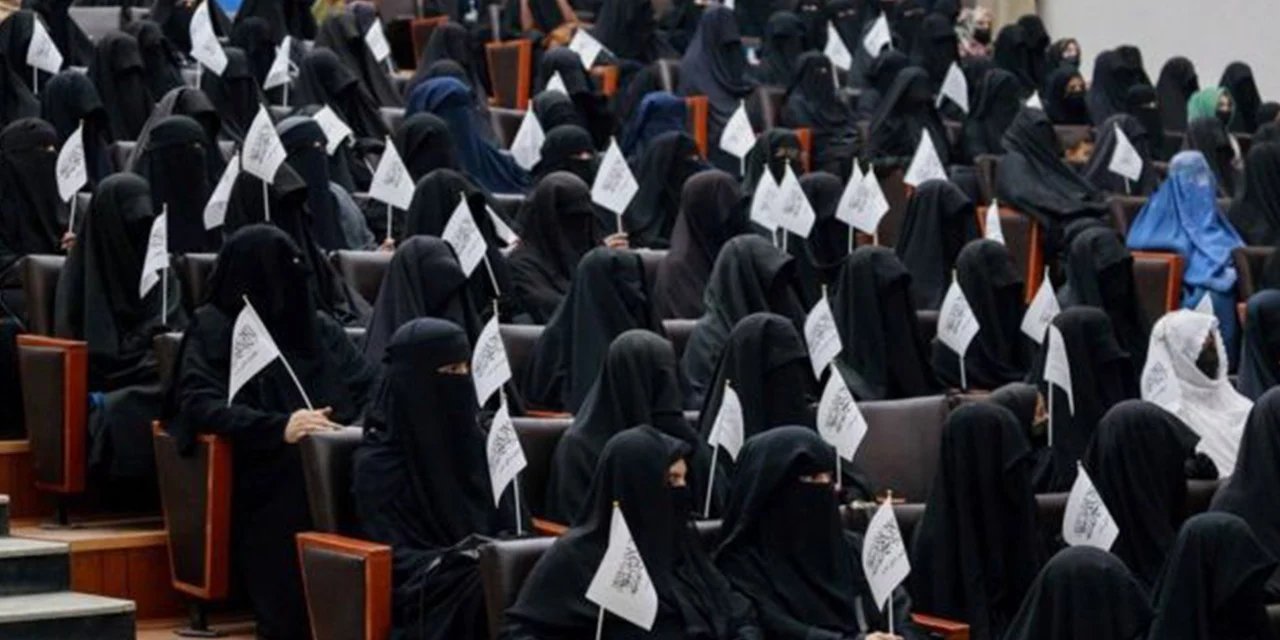 Taliban, üniversiteyi kadına yasakladı