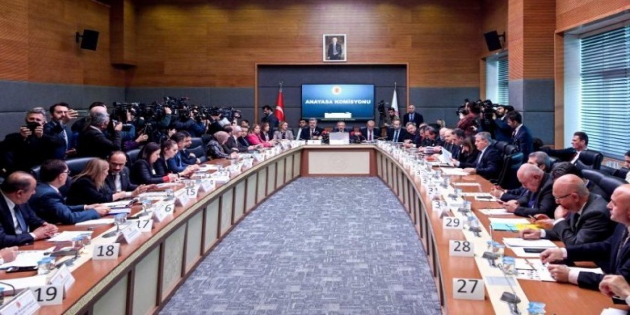 Ak Parti’nin başörtüsü teklifi, Anayasa Komisyonu'ndan geçti