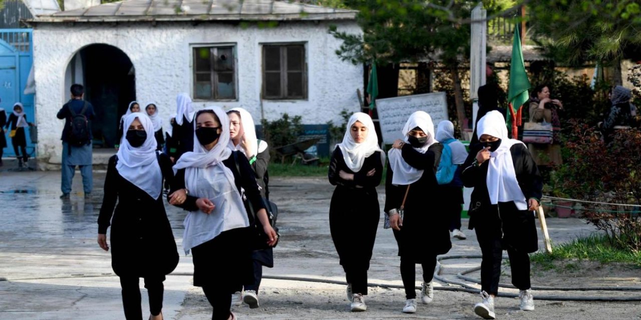 Taliban, kadınların üniversite sınavına girişini de yasakladı