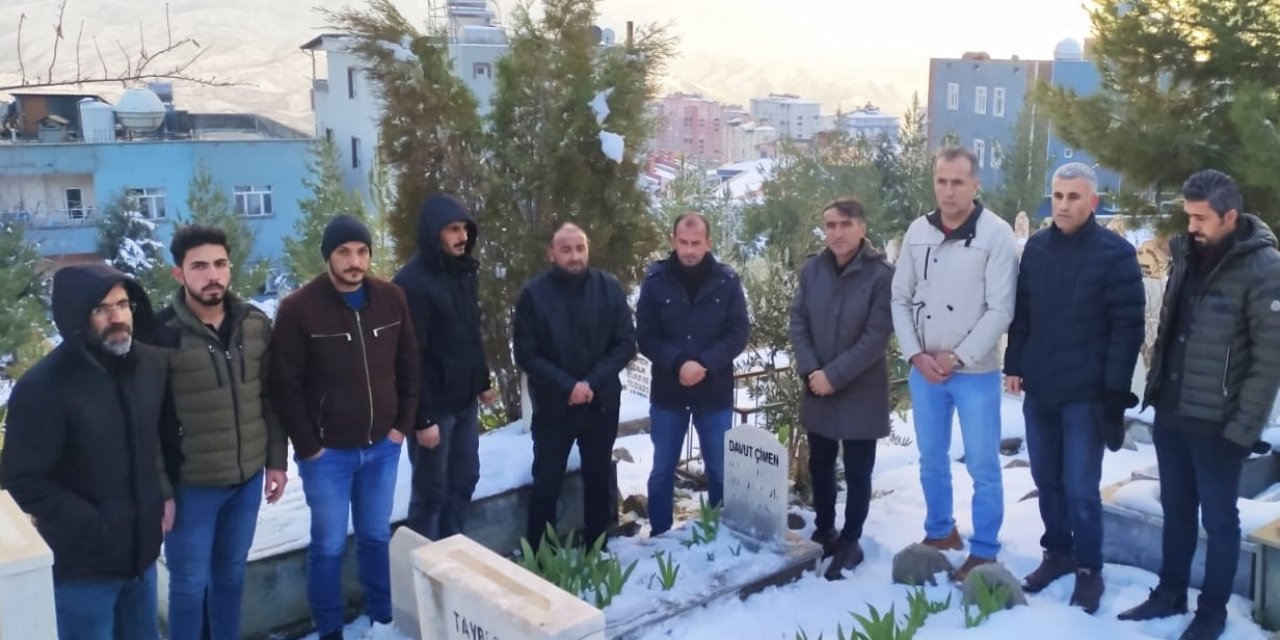 Gazeteci Davut Çimen, mezarı başında anıldı