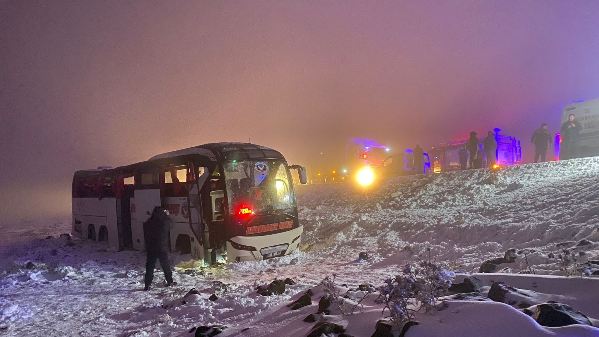 Diyarbakır’da otobüs kazası 30 yaralı