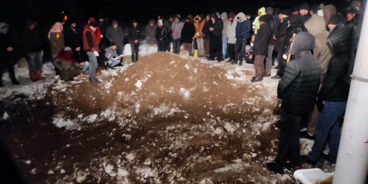 Antakya'da hayatını kaybeden çift, Diyarbakır’da toprağa verildi