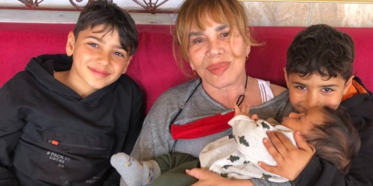 Sezen Aksu, Ali İsmail Korkmaz'ın ailesini ziyaret etti