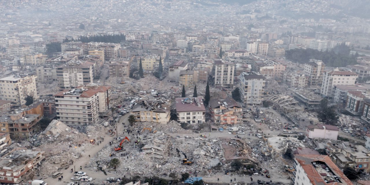Depremlerdeki can kaybı 49 bin 589 kişiye yükseldi