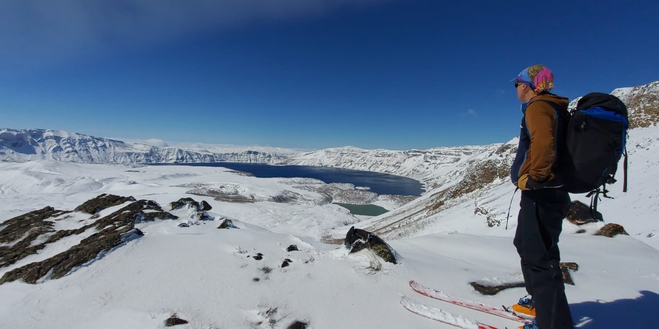 Nemrut Dağı'na kayaklı tırmanış