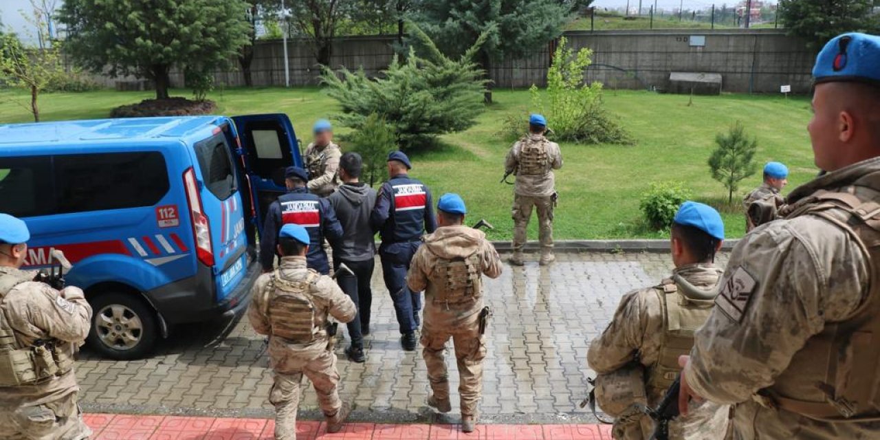 Diyarbakır'da 2 kişiyi öldüren zanlı tutuklandı