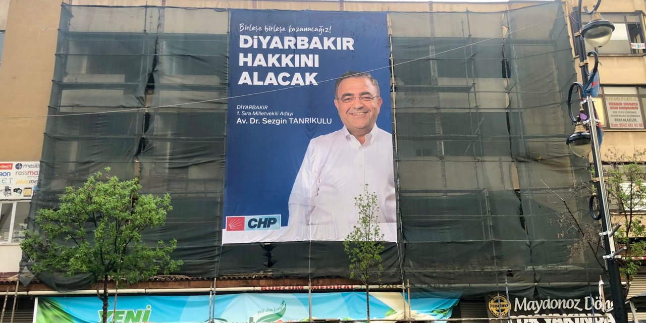 Tanrıklu seçim startını, staj yaptığı iş hanında verdi